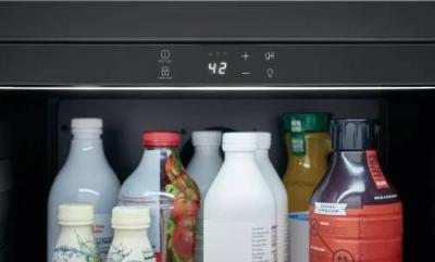 24" Electrolux 5.1 Cu. Ft. Under-Counter Beverage Center - EI24BC15VS