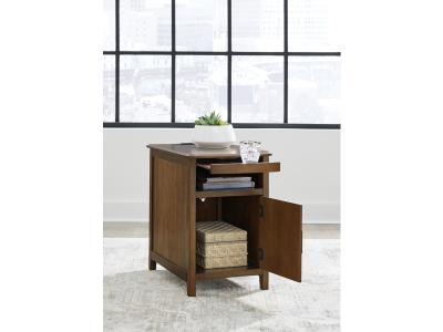 Chair Side End Table/Devonsted T310-117