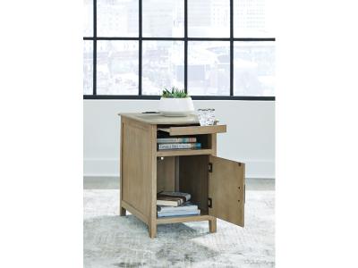 Chair Side End Table/Devonsted T310-317