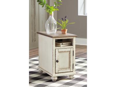 Chair Side End Table/Realyn T523-7