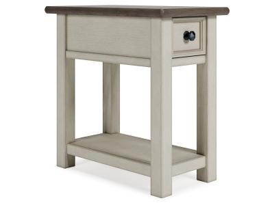 Chair Side End Table/Bolanburg T637-107