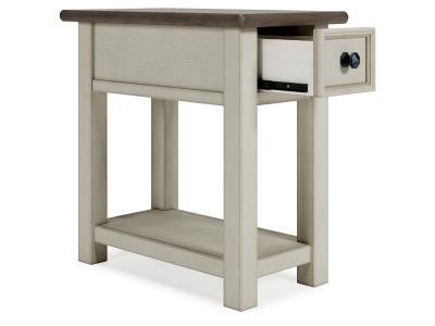 Chair Side End Table/Bolanburg T637-107