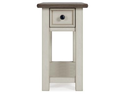 Chair Side End Table/Bolanburg T637-107