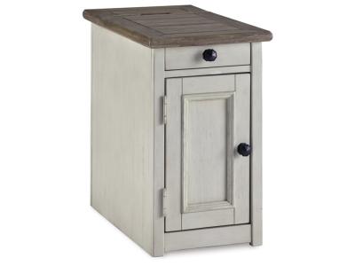 Chair Side End Table/Bolanburg T637-7