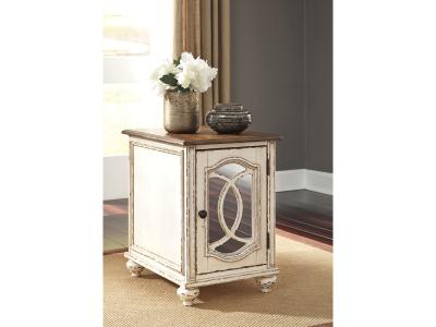 Chair Side End Table/Realyn T743-7