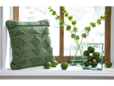 Rustingmere Pillow  - A1001013