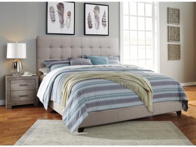 Queen Upholstered Bed/Dolante B130-581