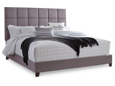 King Upholstered Bed/Dolante B130-382