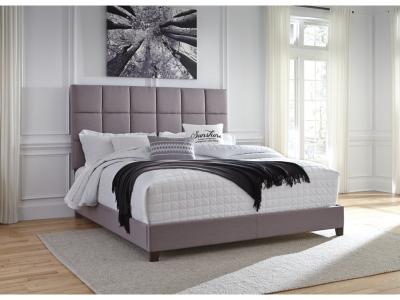 King Upholstered Bed/Dolante B130-382