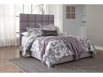 Queen Upholstered Bed/Dolante B130-381