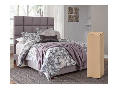 Queen Upholstered Bed/Dolante B130-381