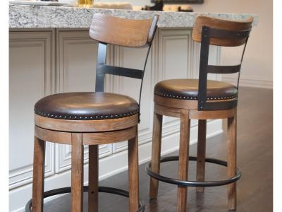 UPH Swivel Barstool (1/CN) D542-124